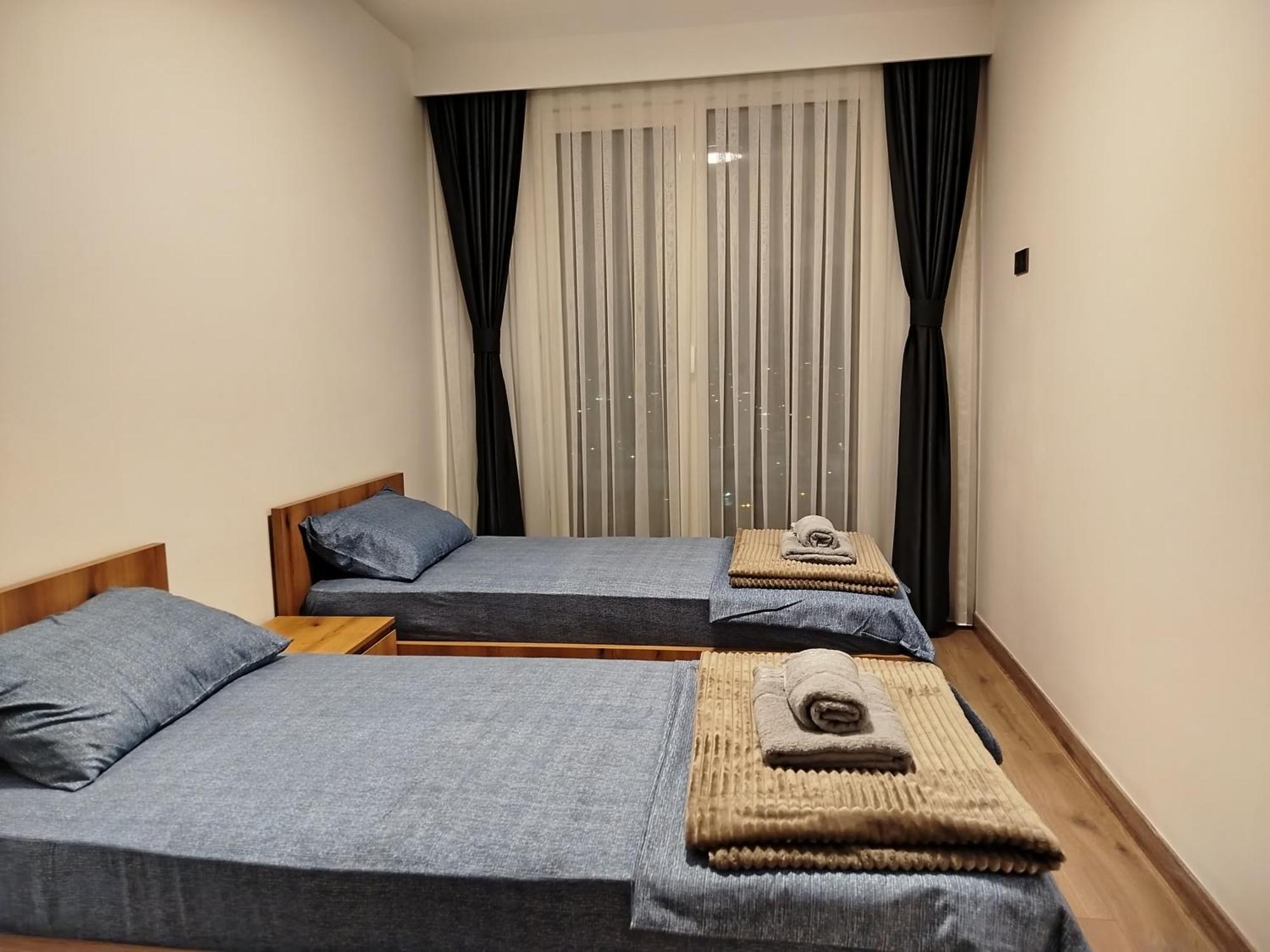 18Th & 16H Floor Secure Luxury Condos With Pool & Fitness Included In Price Skopje Exterior photo