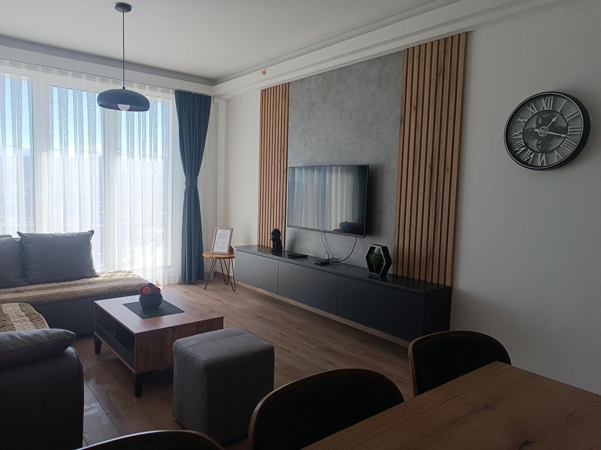 18Th & 16H Floor Secure Luxury Condos With Pool & Fitness Included In Price Skopje Exterior photo